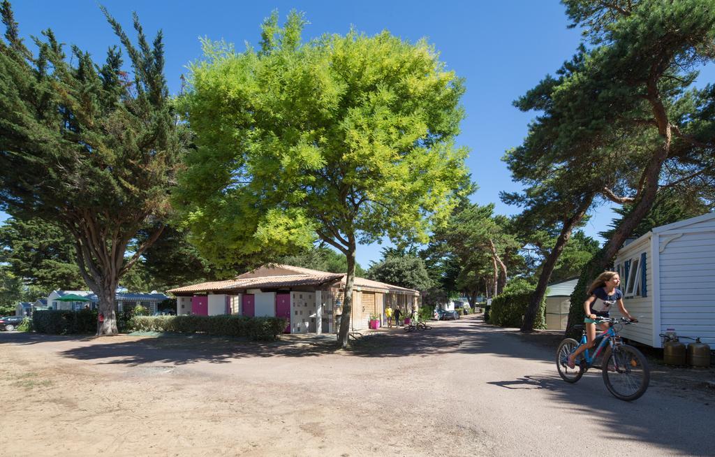 Camping Le Suroit Le Bois-Plage-en-Re Exterior photo