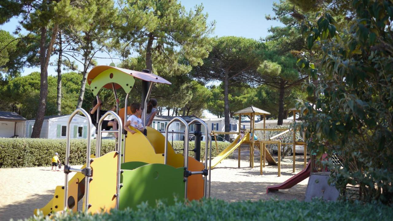 Camping Le Suroit Le Bois-Plage-en-Re Exterior photo