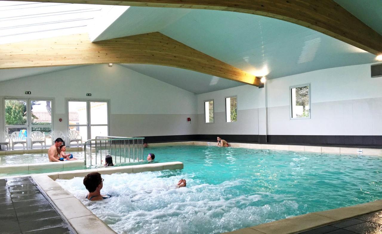 Camping Le Suroit Le Bois-Plage-en-Re Exterior photo
